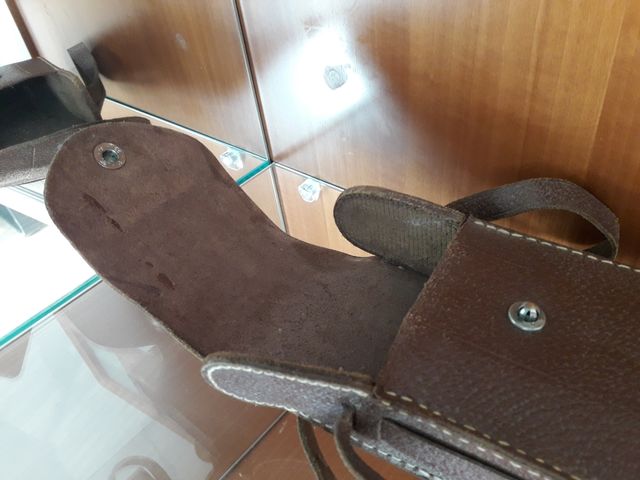Funda antigua de cuero para cámaras de fuelle