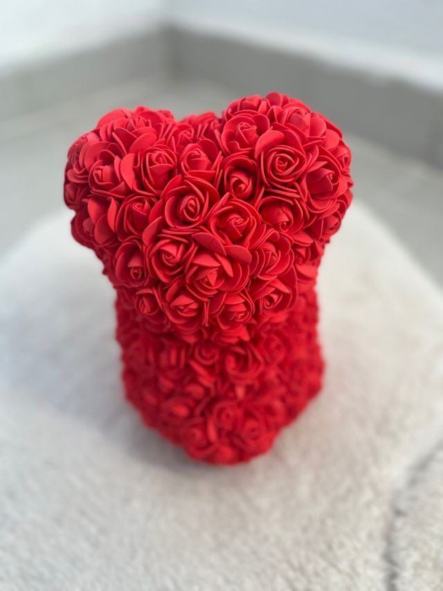 Osito flores rojo 25*15 cms