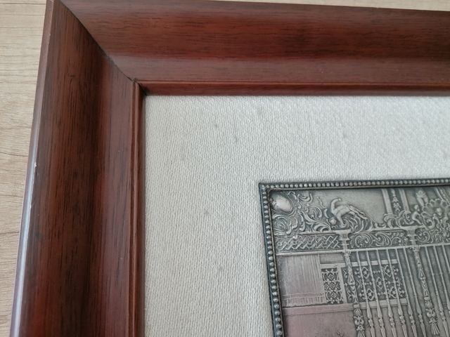 Cuadro con grabado plata, marco madera.Buen estado