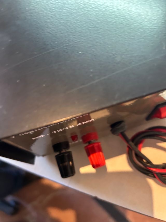 Fuente de alimentación estabilizada y cortocircuit