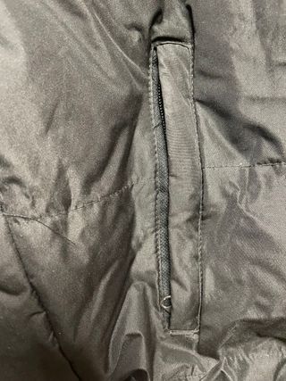 parka plumas deportiva. 