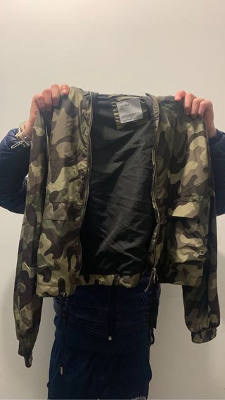 gabardina camuflaje chica