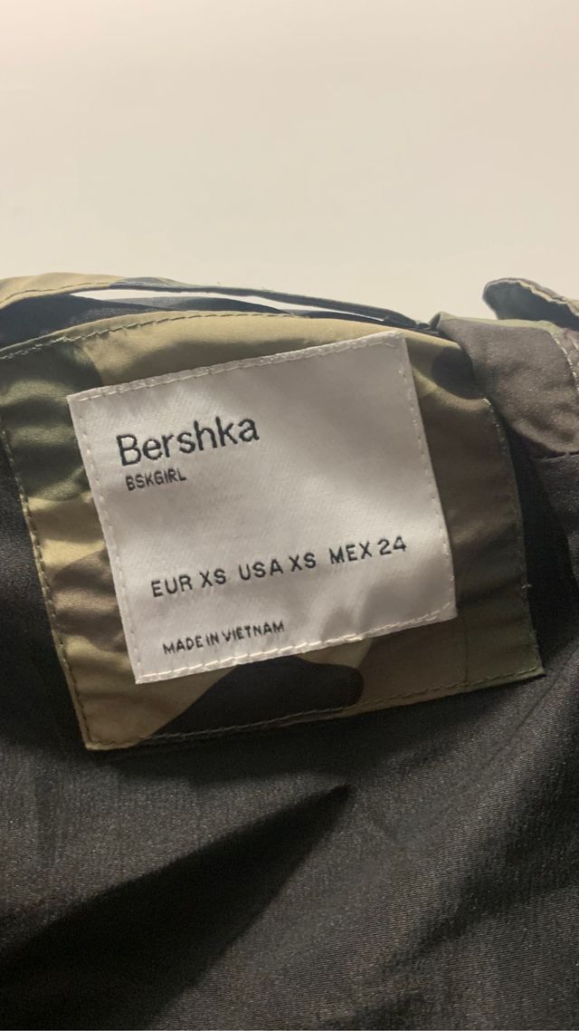 gabardina camuflaje chica