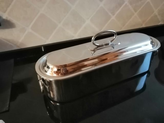 Pentola ovale x pesce con attrezzo vapore