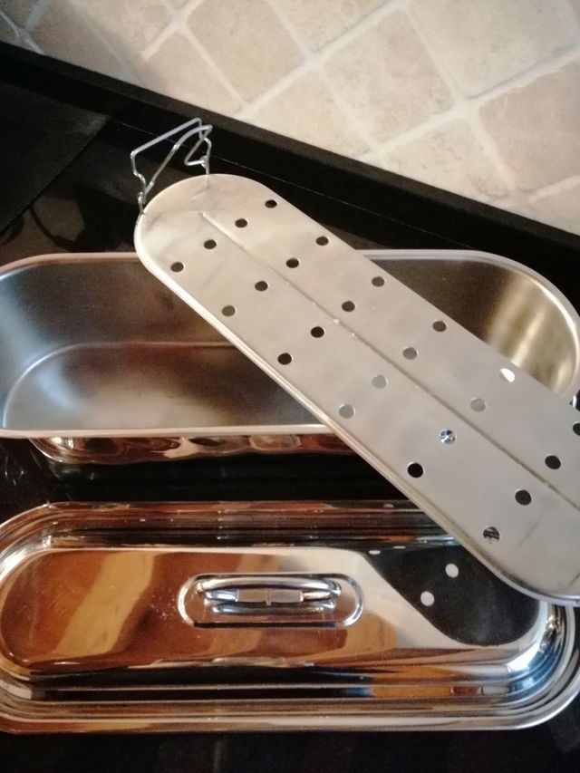 Pentola ovale x pesce con attrezzo vapore