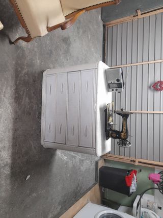 vendo tresillos, banqueta y comoda cajonera