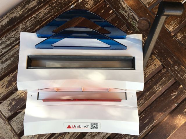 Rilegatrice Unibinder 120 fino a 220 fogli. PELLE