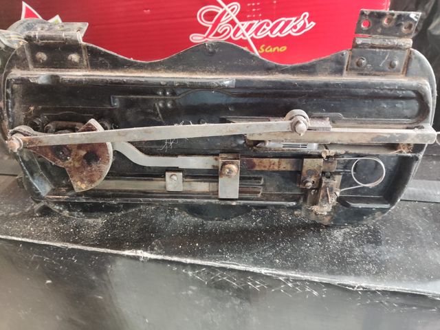 Maquina de coser antigua