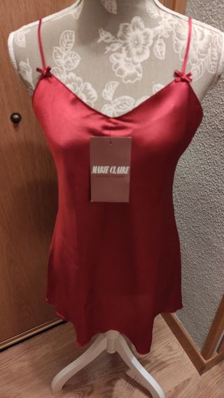 Camisón con etiqueta