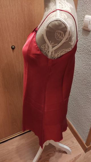 Camisón con etiqueta