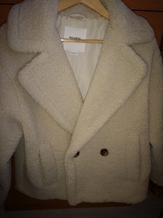 Precioso Chaquetón pull&bear, talla S