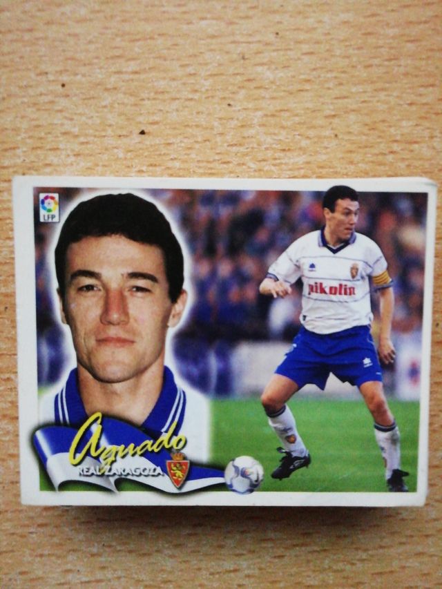 Lote de 40 cromos de futbol diferentesaños