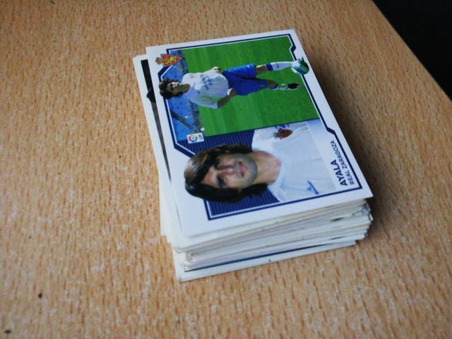 Lote de 40 cromos de futbol diferentesaños