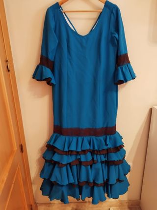 Bonito vestido de flamenca mujer 