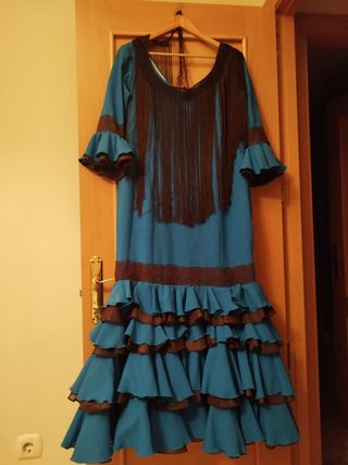 Bonito vestido de flamenca mujer 