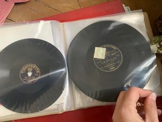 Unos 21 discos para gramófono