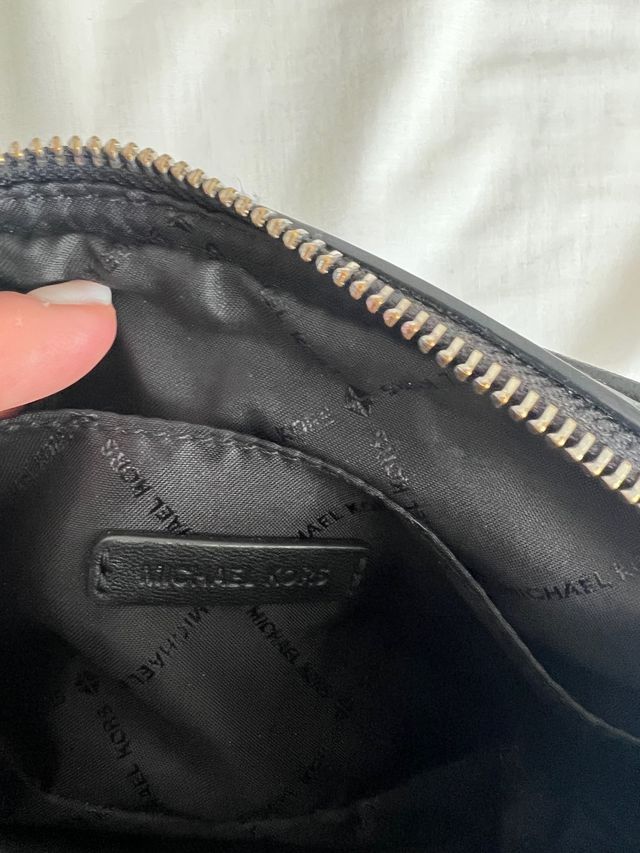 Bolso Michael Kors piel negro. Doble cremallera