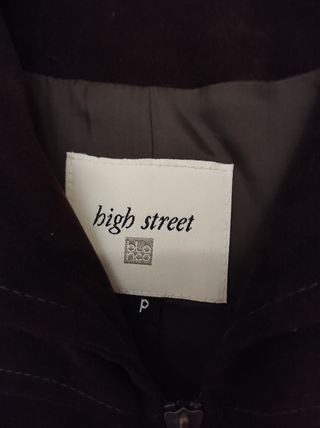 Chaqueta marrón, talla S.