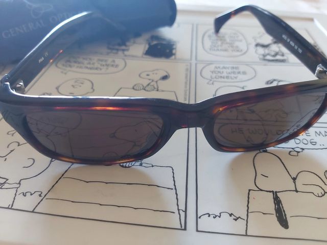 Óculos sol mulher Fila, em massa castanho. Vintage