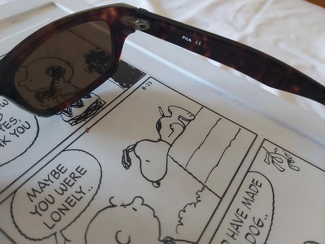 Óculos sol mulher Fila, em massa castanho. Vintage