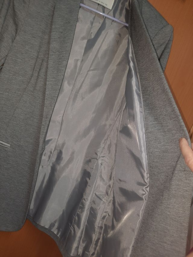 americana stradivarius gris a estrenar