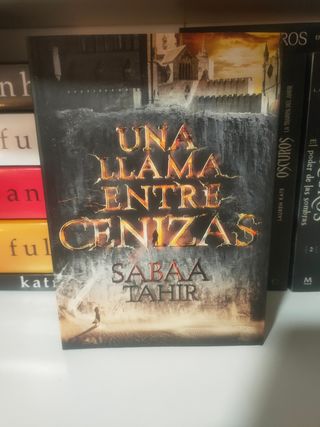 Una llama entre cenizas - Sabaa Tahir