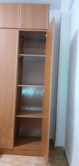 Armario De Color Nogal ! Super Grande !