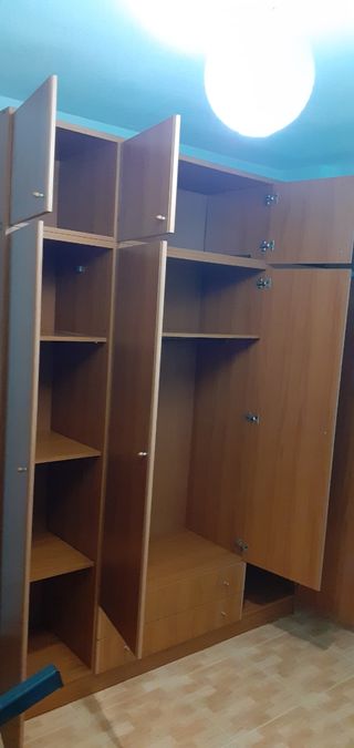 Armario De Color Nogal ! Super Grande !