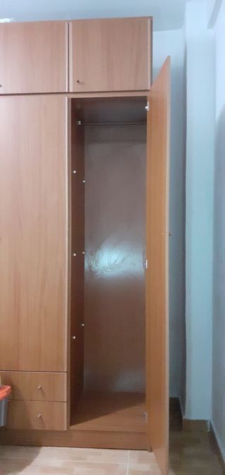 Armario De Color Nogal ! Super Grande !