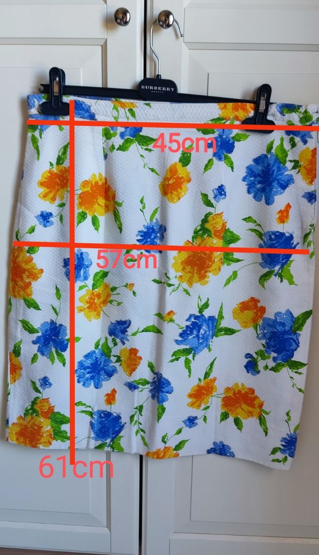 falda flores. tela piqué 