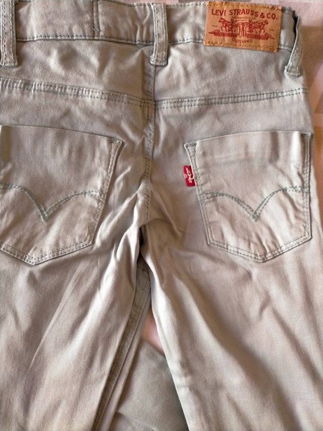 Pantalón Levis niña talla 8 legin.