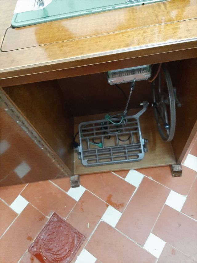 Máquina de coser Refrey