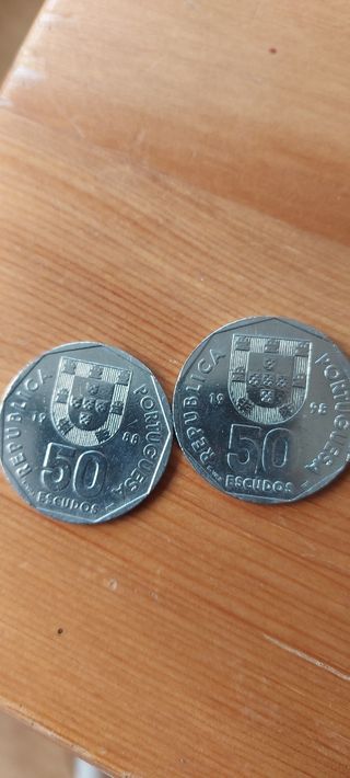 2 monedas de 50 escudos de Portugal