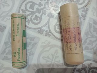 monedas de 25 pesetas, y 1 peseta 