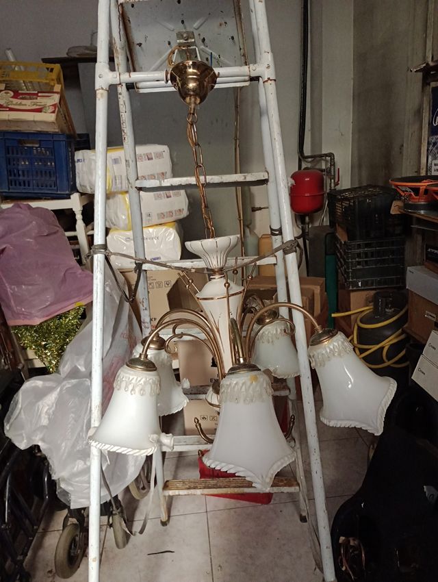 lampadario con 5 luci perfettamente funzionante