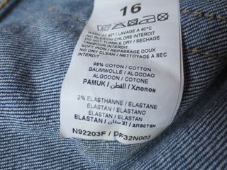 Levis