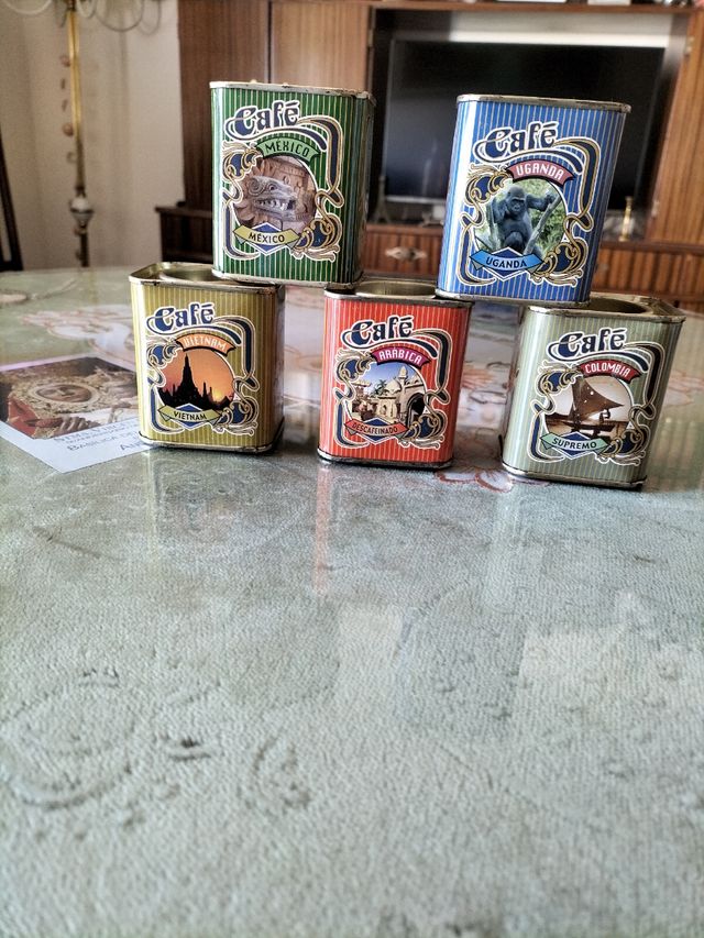 latas antiguas de cafe