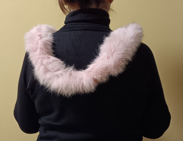 tiras capucha y cuello pelo natural