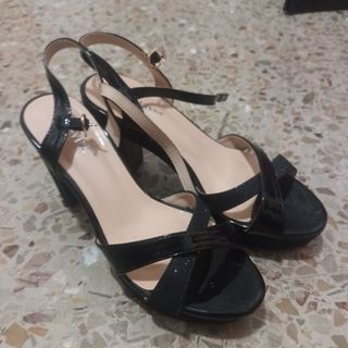 Zapatos de tacón negros