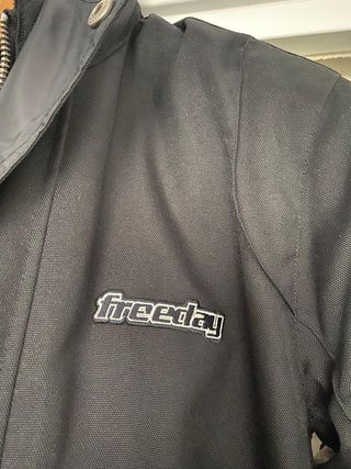 Chaqueta con protecciones moto