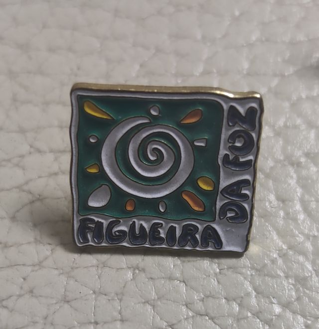 PINS DE FIGUEIRA DA FOZ EN PORTUGAL