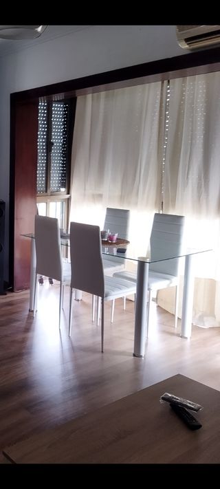 Mesa cristal sin sillas