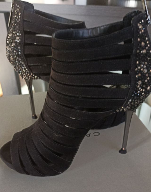 Botín verano abierto con tiras ante