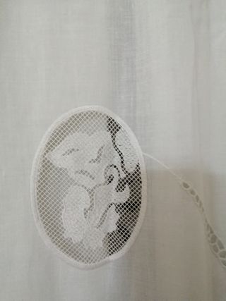 cortina trabillas confeccionada a mano en tienda..