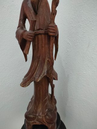 FIGURA CHINA TALLADA