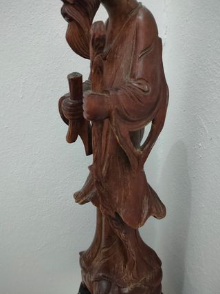 FIGURA CHINA TALLADA