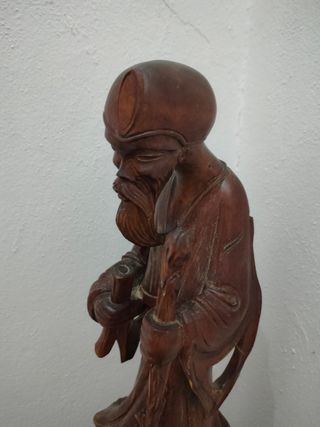 FIGURA CHINA TALLADA