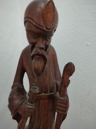 FIGURA CHINA TALLADA