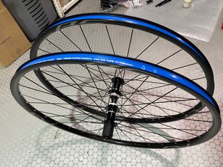 Ruedas SHIMANO RS171 disco center lock NUEVAS