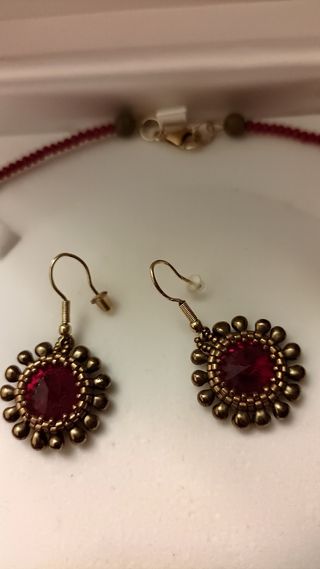 conjunto de gargantilla más pendientes 